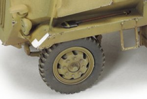 画像4: タミヤ[TAM37017] 1/35　ドイツ自走ロケット砲 Sd.Kfz.4/1 パンツァーベルファー42型 (4)