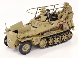 画像2: タミヤ[TAM35113]1/35 ドイツ Sd.kfz.250/3 無線指揮車グライフ (2)