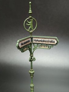 画像1: VG DioModels[VG64010]1/35 汎用 ベルリン市街の道標 (1)