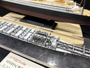 画像2: トリファクトリー[FS-25]1/700 RMS タイタニック 機関室セット (2)