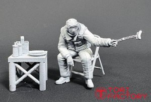 画像14: トリファクトリー[MF-52B]1/48 現用 「ホットショット」パイロット&ホットドッグクルーセット(2体入) (14)