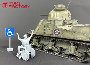 画像5: トリファクトリー[MF-53C]1/35 現用 「ホットショット」車いすの男&標識看板 (5)
