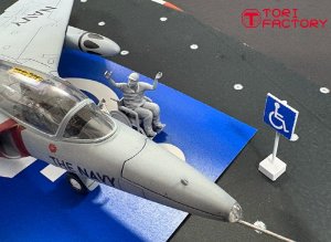 画像7: トリファクトリー[MF-53E]1/72 現用 「ホットショット」車いすの男&標識看板 (7)