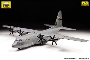 画像2: ズベズダ[ZV7325]1/72 C-130J "ハーキュリーズ" (2)