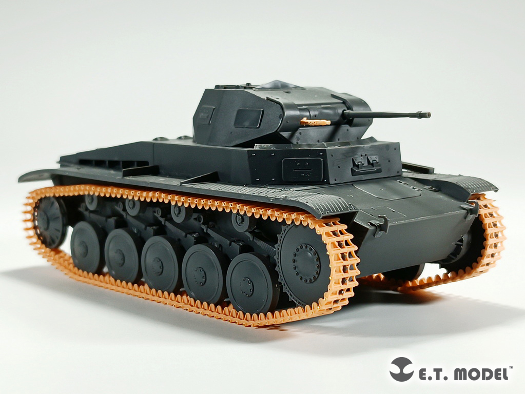 E.T.MODEL[P35-052]1/35 WWII ドイツII号戦車用可動式履帯(3D