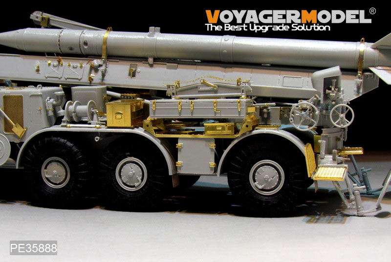 VoyagerModel [PE35888]1/35 現用露 9K52/ルーナM(フロッグ7 