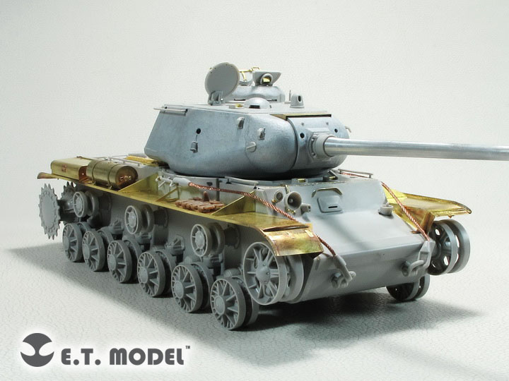 トランペッター 1/35 ソビエト軍 KV-122重戦車 プラモデル(中古品)